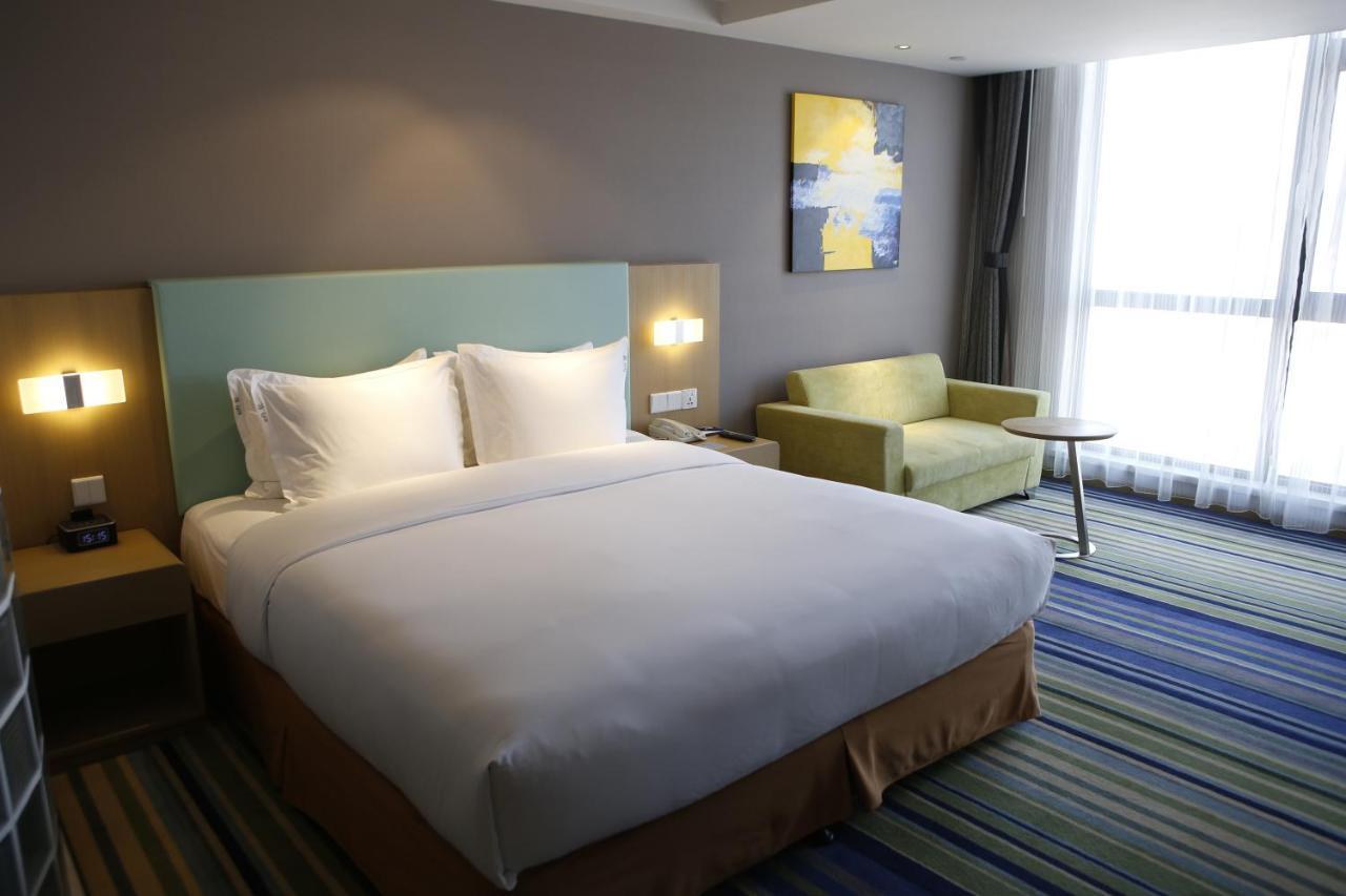 Holiday Inn Express Yingkou Onelong Plaza By Ihg Gaizhou Exterior foto